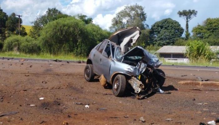 Cantagalo - Colisão envolvendo caminhão e automóvel deixa uma pessoa morta 